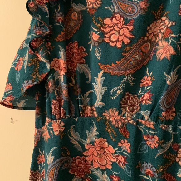Xhilaration cold shoulder floral dress - Picture 2 of 6